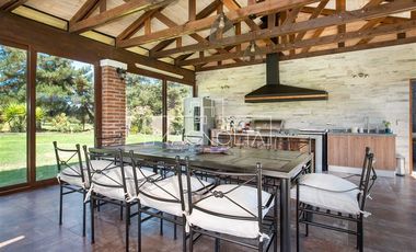 Casa en venta de 4 dorm. en Mostazal