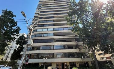 Departamento en Venta en Amplio departamento en exclusivo edificio. Kennedy/Américo Vespucio. Opción de separar en 2 departamentos
