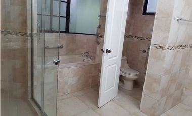HERMOSA CASA EN CLAYTON VILLAGE 5REC  350MTS2