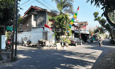 Rumah 2 Lt 4 KT Hadap Selatan Di Jl Garuda Tahunan Kusumanegara