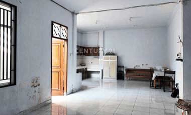 Rumah 2 Lt 4 KT Hadap Selatan Di Jl Garuda Tahunan Kusumanegara