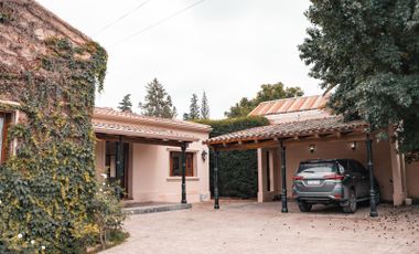 Casa en venta en calle GALVEZ CoTA 51 (a media cuadra de Av. Aconquija 2.500)