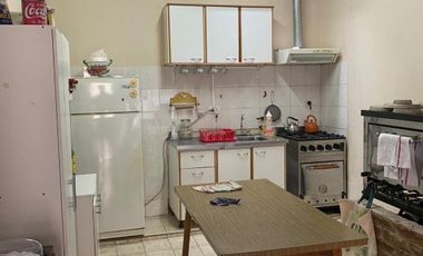 Casa con Departamento en venta en Moron Sur