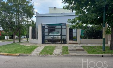 PH 4 ambientes al frente con garaje y patio - Ituzaingó centro