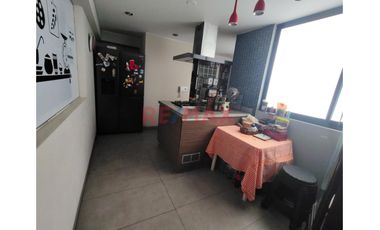Vendo Amplio Departamento Primer Piso + Terraza+ 2 Estacionamientos