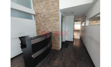 Vendo Amplio Departamento Primer Piso + Terraza+ 2 Estacionamientos