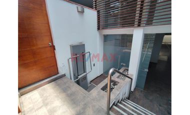 Vendo Amplio Departamento Primer Piso + Terraza+ 2 Estacionamientos