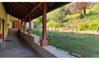 Espectacular Casa Colonial en Hacienda Chacabuco