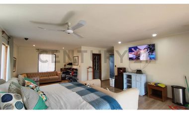 Espectacular Casa Colonial en Hacienda Chacabuco