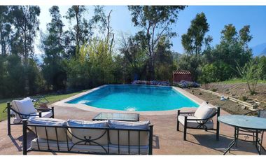 Espectacular Casa Colonial en Hacienda Chacabuco