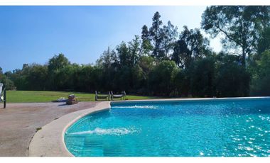 Espectacular Casa Colonial en Hacienda Chacabuco