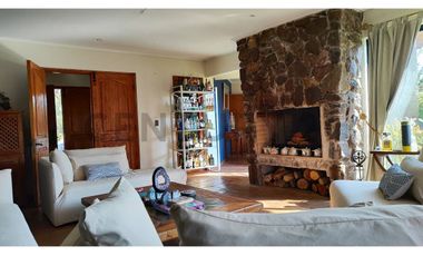 Espectacular Casa Colonial en Hacienda Chacabuco