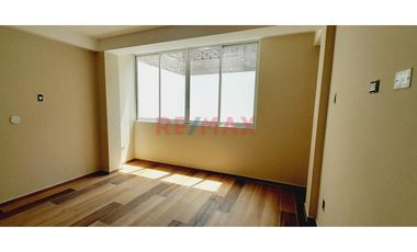 Comas - Bonito Departamento En Alquiler Con Acabados Impecables.