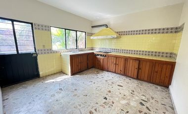 CASA EN VENTA A 3 MIN. DEL ZOCALO DE YAUTEPEC, MORELOS.