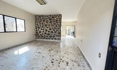 CASA EN VENTA A 3 MIN. DEL ZOCALO DE YAUTEPEC, MORELOS.