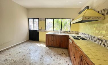 CASA EN VENTA A 3 MIN. DEL ZOCALO DE YAUTEPEC, MORELOS.