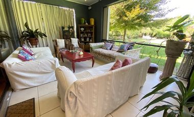 Casa en venta de 5 dorm. en Colina