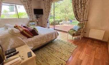 Casa en venta de 5 dorm. en Colina