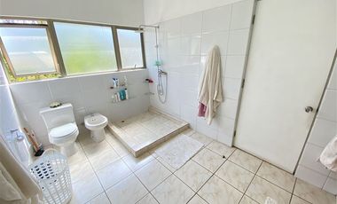 Casa en venta de 5 dorm. en Colina