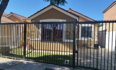 Se arrienda casa en barrio Los Ciruelos