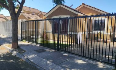 Se arrienda casa en barrio Los Ciruelos