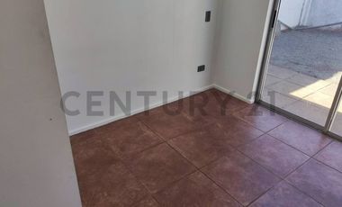 Se arrienda casa en barrio Los Ciruelos