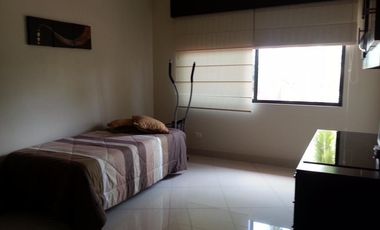En Venta Casa de 4 habitaciones con Piscina y vista al Lago Samborondon