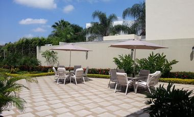 En Venta Casa de 4 habitaciones con Piscina y vista al Lago Samborondon