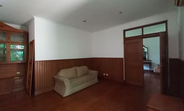 Rumah sewa di ciumbeluit dekat ke unpar