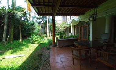 Rumah sewa di ciumbeluit dekat ke unpar