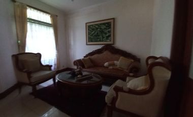 Rumah sewa di ciumbeluit dekat ke unpar