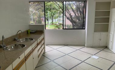 oficina en arriendo en country club. Cod A7104401