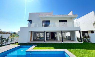 Casa en Fraccionamiento en Paraíso Country Club Emiliano Zapata - ROQ-1194-Fr
