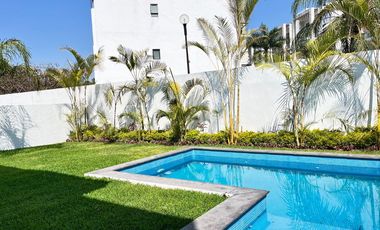 Casa en Fraccionamiento en Paraíso Country Club Emiliano Zapata - ROQ-1194-Fr