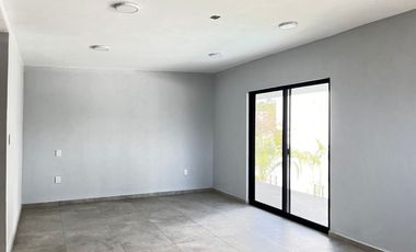 Casa en Fraccionamiento en Paraíso Country Club Emiliano Zapata - ROQ-1194-Fr