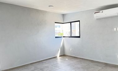 Casa en Fraccionamiento en Paraíso Country Club Emiliano Zapata - ROQ-1194-Fr