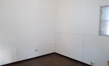 Casa Fondo en venta en Parque Quirno