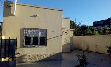 Casa Fondo en venta en Parque Quirno