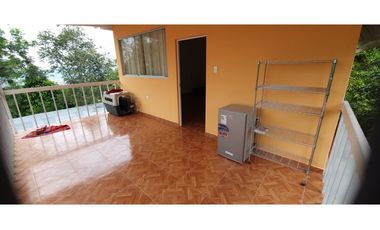 Casa de 5 niveles con preciosa vista y amoblada
