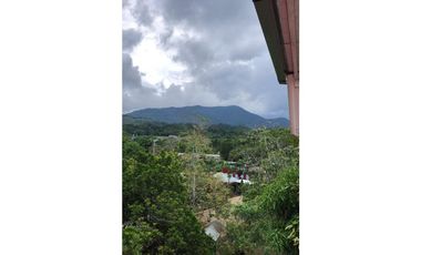 Casa de 5 niveles con preciosa vista y amoblada