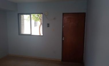 LINDO / BUEN ESTADO   Bº COVIMET   3 DORM  PATIO   ESPACIO ESTACIONAMIENTO   USD 27.000  IMPERIO MAT.518