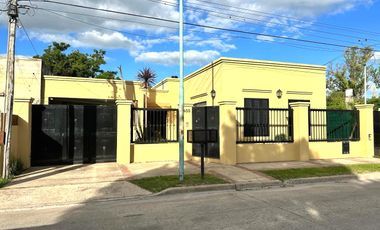 Casa en  barrio Santa Elena