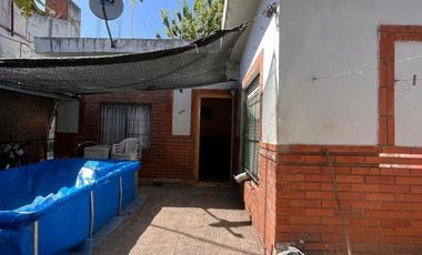 BLOCK : Casa y 2departamentos ubicados a metros de la calle Pedro Goyena