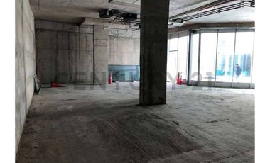 AMPLIO LOCAL ZOCALO DE 480 MT2 EN SAN DAMIAN