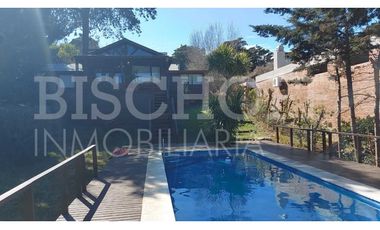 CASA EN VENTA EN CARILO