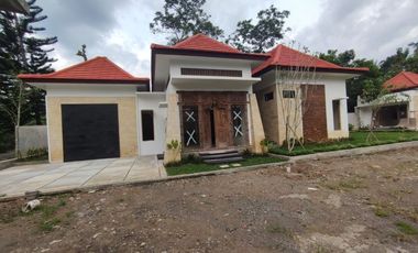 VILLA MODERN MEWAH DI KAWASAN BOROBUDUR MAGELANG