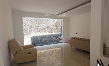 Dijual Rumah Cantik Strategis Di Kawasan Bintaro Sektor 3A