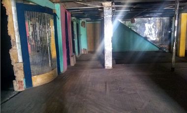 SE VENDE CASA COMERCIAL EN EL PARQUE PRINCIPAL