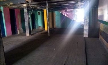 SE VENDE CASA COMERCIAL EN EL PARQUE PRINCIPAL