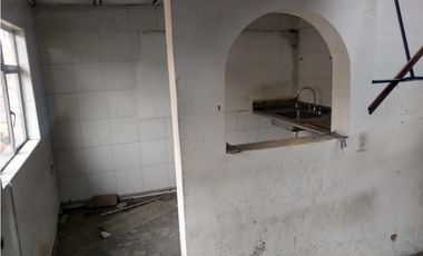 SE VENDE CASA COMERCIAL EN EL PARQUE PRINCIPAL